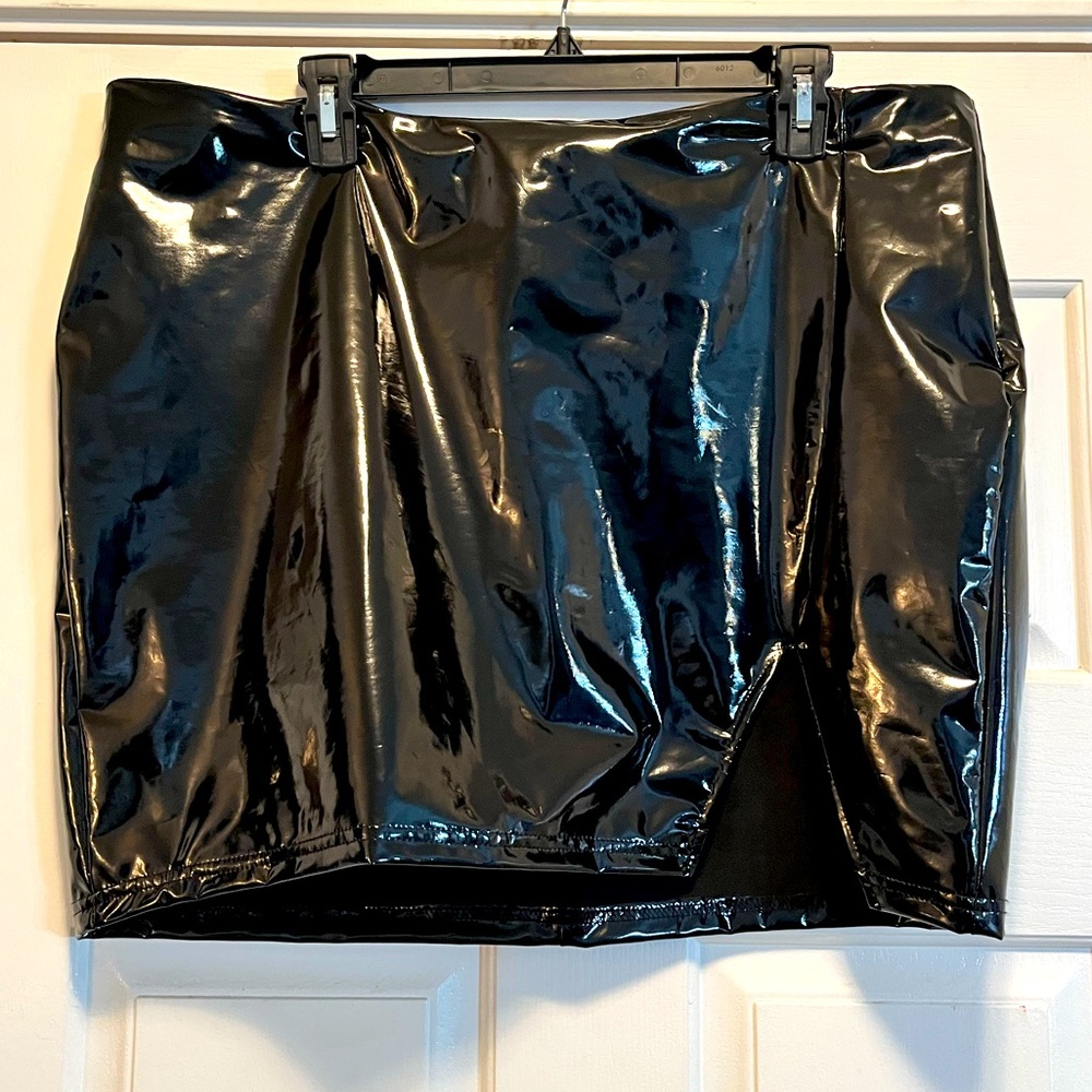 Faux leather mini skirt